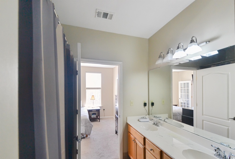 600 MAIN ST, Memphis, Tennessee 38103, 2 Bedrooms Bedrooms, 6 Rooms Rooms,2 BathroomsBathrooms,Residential,For Sale,MAIN,10224146