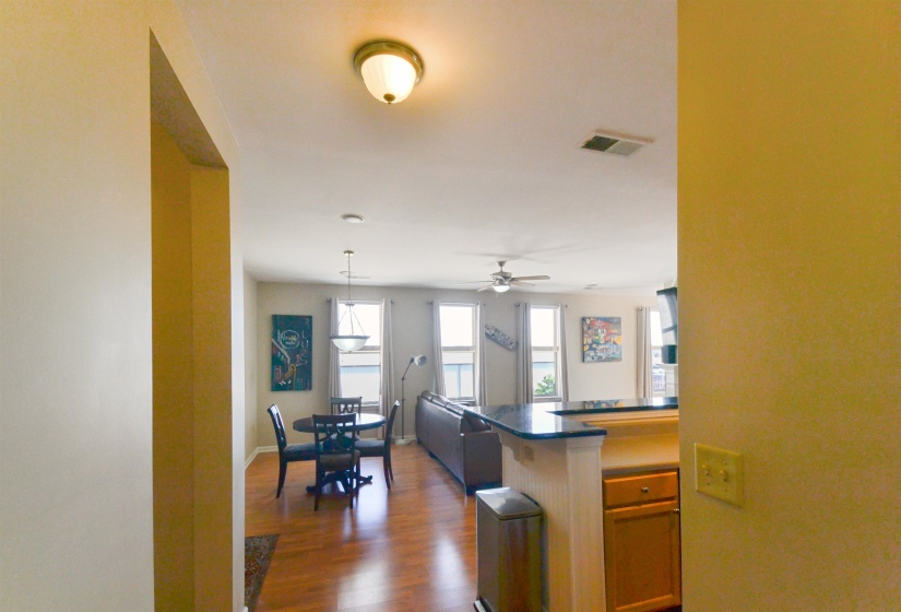 600 MAIN ST, Memphis, Tennessee 38103, 2 Bedrooms Bedrooms, 6 Rooms Rooms,2 BathroomsBathrooms,Residential,For Sale,MAIN,10224146