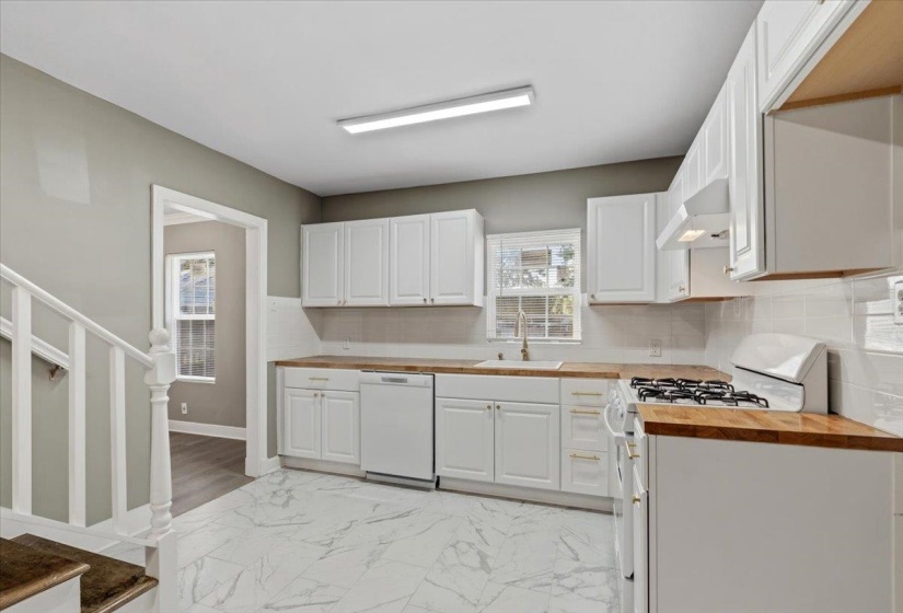 1160 ISABELLE ST, Memphis, Tennessee 38122, 4 Bedroom Bedrooms, 6 Room Rooms,2 BathroomBathrooms,Residential,For Sale,ISABELLE,0,10224148