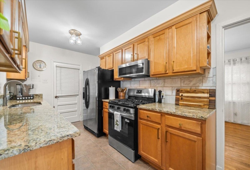 163 MENDENHALL RD, Memphis, Tennessee 38117, 3 Bedrooms Bedrooms, 7 Rooms Rooms,2 BathroomsBathrooms,Residential,For Sale,MENDENHALL,10224168