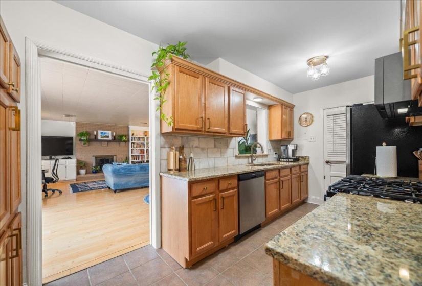 163 MENDENHALL RD, Memphis, Tennessee 38117, 3 Bedrooms Bedrooms, 7 Rooms Rooms,2 BathroomsBathrooms,Residential,For Sale,MENDENHALL,10224168