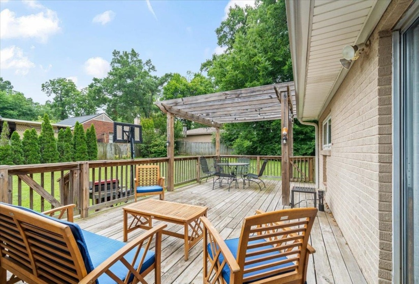 163 MENDENHALL RD, Memphis, Tennessee 38117, 3 Bedrooms Bedrooms, 7 Rooms Rooms,2 BathroomsBathrooms,Residential,For Sale,MENDENHALL,10224168