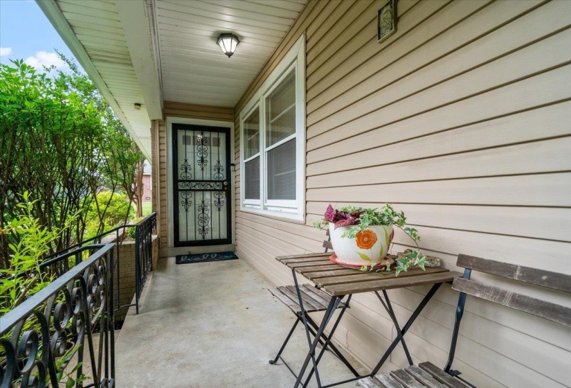 163 MENDENHALL RD, Memphis, Tennessee 38117, 3 Bedrooms Bedrooms, 7 Rooms Rooms,2 BathroomsBathrooms,Residential,For Sale,MENDENHALL,10224168