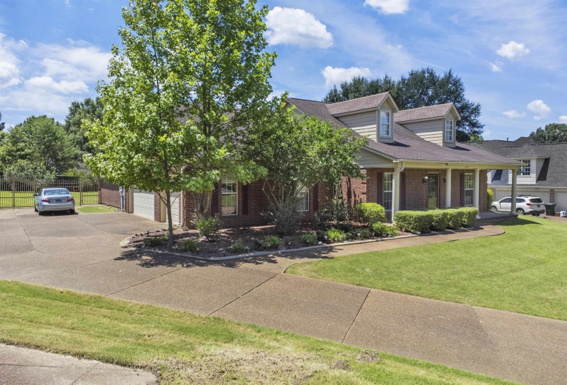 6195 ANDREA BLUFF CV, Bartlett, Tennessee 38135, 4 Bedrooms Bedrooms, 7 Rooms Rooms,2.1 BathroomsBathrooms,Residential,For Sale,ANDREA BLUFF,10224173
