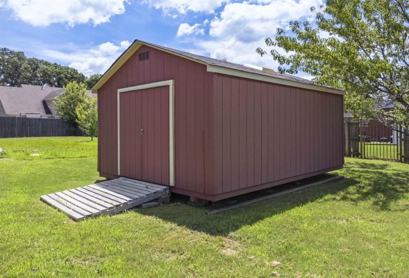 6195 ANDREA BLUFF CV, Bartlett, Tennessee 38135, 4 Bedrooms Bedrooms, 7 Rooms Rooms,2.1 BathroomsBathrooms,Residential,For Sale,ANDREA BLUFF,10224173