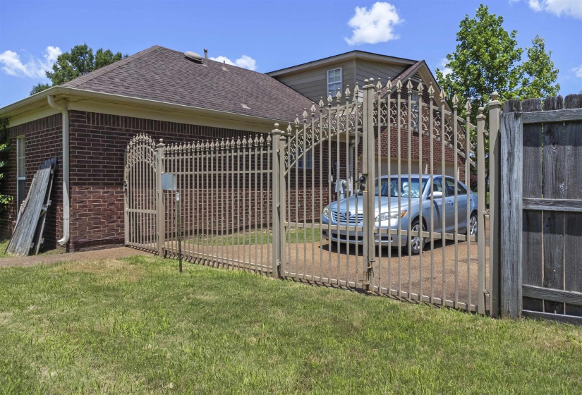 6195 ANDREA BLUFF CV, Bartlett, Tennessee 38135, 4 Bedrooms Bedrooms, 7 Rooms Rooms,2.1 BathroomsBathrooms,Residential,For Sale,ANDREA BLUFF,10224173