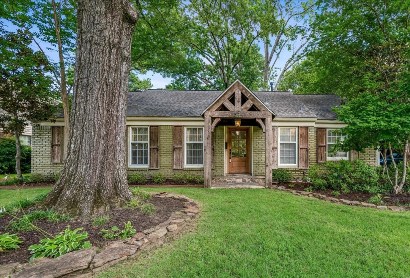 1574 STERLING DR, Memphis, Tennessee 38119, 3 Bedrooms Bedrooms, 7 Rooms Rooms,2 BathroomsBathrooms,Residential,For Sale,STERLING,10224178