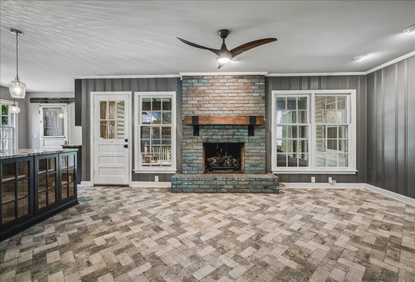 1574 STERLING DR, Memphis, Tennessee 38119, 3 Bedrooms Bedrooms, 7 Rooms Rooms,2 BathroomsBathrooms,Residential,For Sale,STERLING,10224178