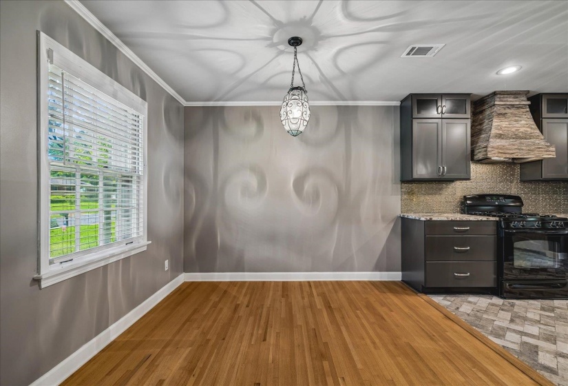 1574 STERLING DR, Memphis, Tennessee 38119, 3 Bedrooms Bedrooms, 7 Rooms Rooms,2 BathroomsBathrooms,Residential,For Sale,STERLING,10224178