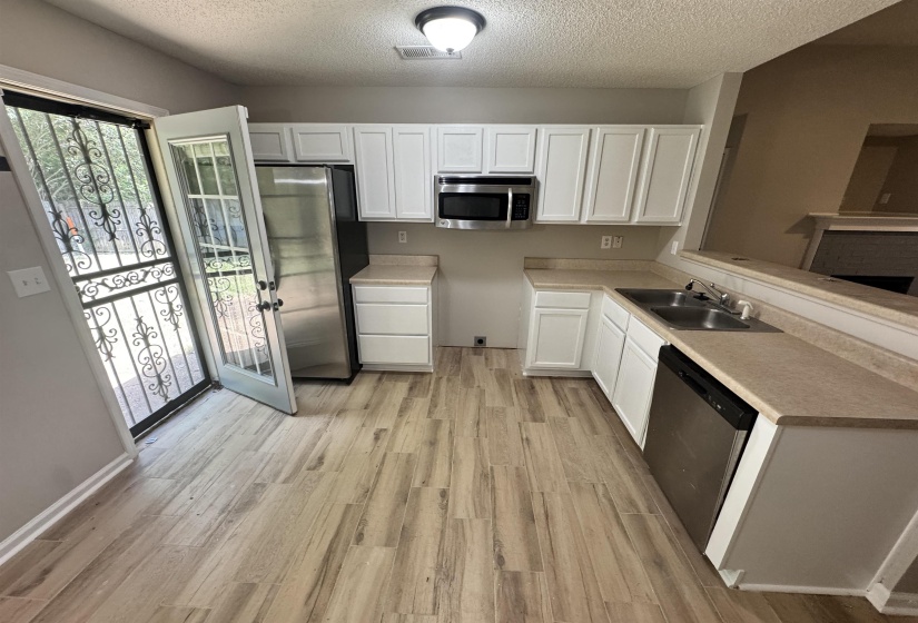 6628 WHITTEN GROVE DR, Memphis, Tennessee 38134, 3 Bedrooms Bedrooms, 6 Rooms Rooms,2 BathroomsBathrooms,Rental Properties,For Sale,WHITTEN GROVE,10224206