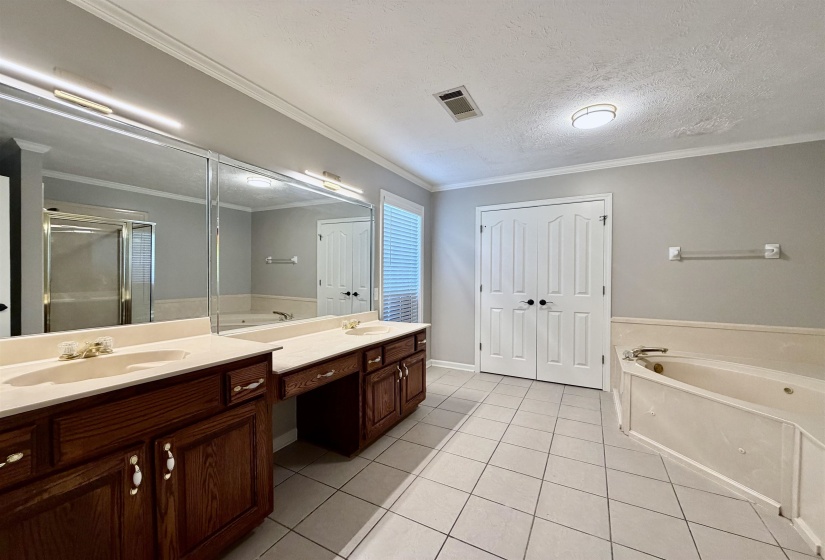 271 MEADOWLAND DR, Unicorp/Drummonds, Tennessee 38023, 6 Bedroom Bedrooms, 10 Room Rooms,3.1 BathroomBathrooms,Rental Properties,For Sale,MEADOWLAND,0,10224223