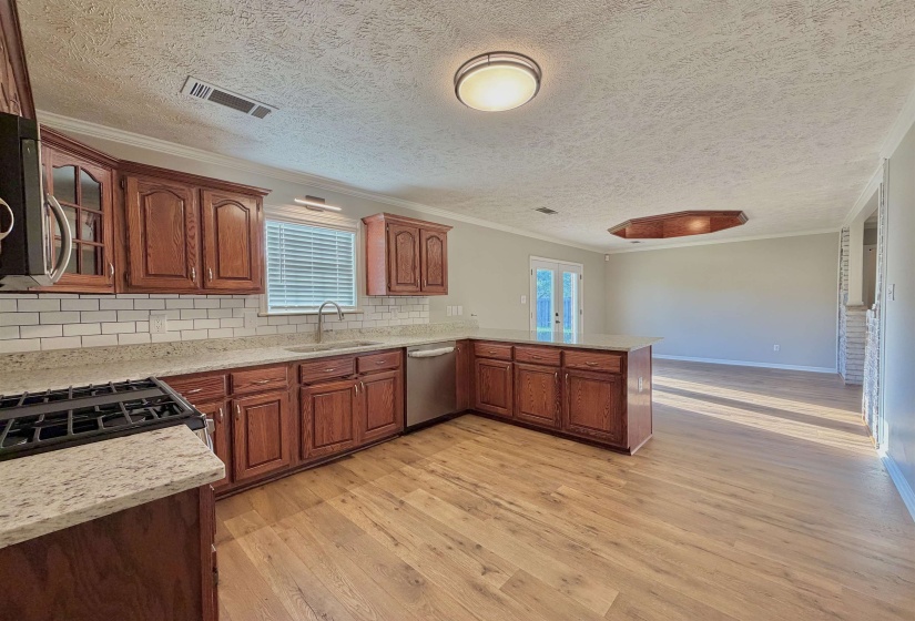 271 MEADOWLAND DR, Unicorp/Drummonds, Tennessee 38023, 6 Bedroom Bedrooms, 10 Room Rooms,3.1 BathroomBathrooms,Rental Properties,For Sale,MEADOWLAND,0,10224223
