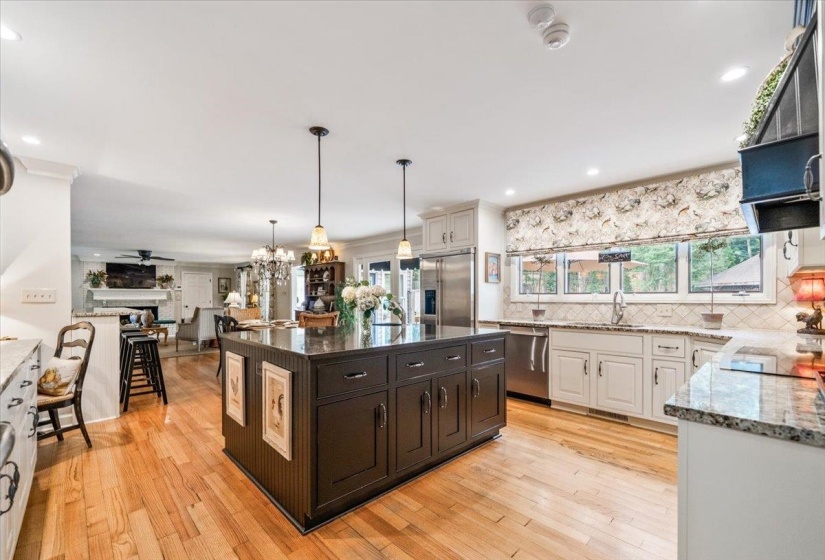 8359 DRURY LN, Germantown, Tennessee 38139, 4 Bedroom Bedrooms, 10 Room Rooms,4 BathroomBathrooms,Residential,For Sale,DRURY,0,10223582
