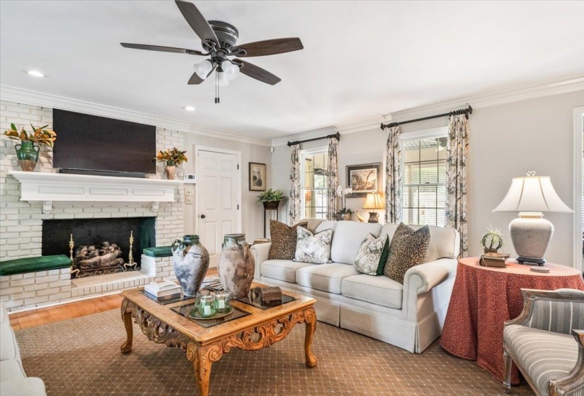 8359 DRURY LN, Germantown, Tennessee 38139, 4 Bedroom Bedrooms, 10 Room Rooms,4 BathroomBathrooms,Residential,For Sale,DRURY,0,10223582