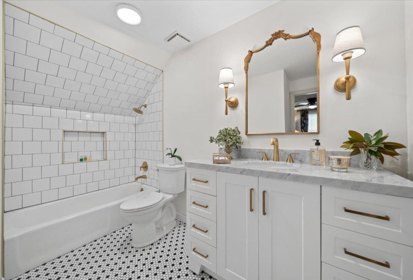 8359 DRURY LN, Germantown, Tennessee 38139, 4 Bedroom Bedrooms, 10 Room Rooms,4 BathroomBathrooms,Residential,For Sale,DRURY,0,10223582