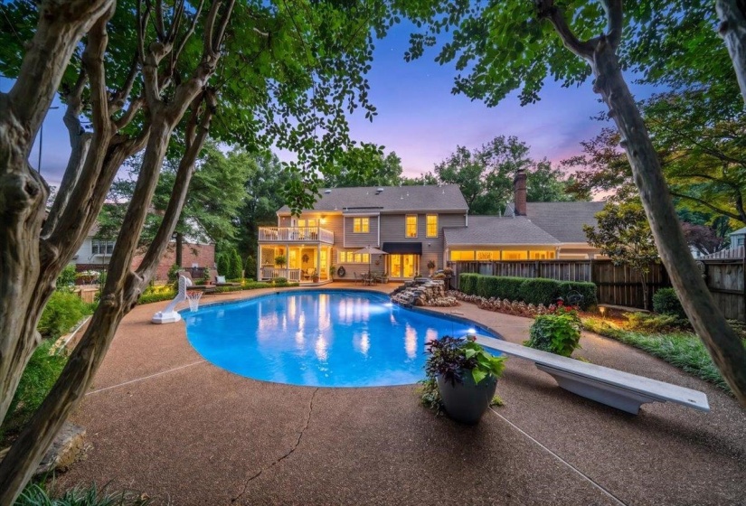 8359 DRURY LN, Germantown, Tennessee 38139, 4 Bedroom Bedrooms, 10 Room Rooms,4 BathroomBathrooms,Residential,For Sale,DRURY,0,10223582