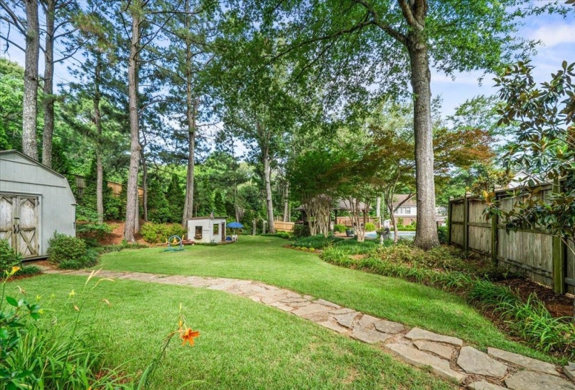 8359 DRURY LN, Germantown, Tennessee 38139, 4 Bedroom Bedrooms, 10 Room Rooms,4 BathroomBathrooms,Residential,For Sale,DRURY,0,10223582