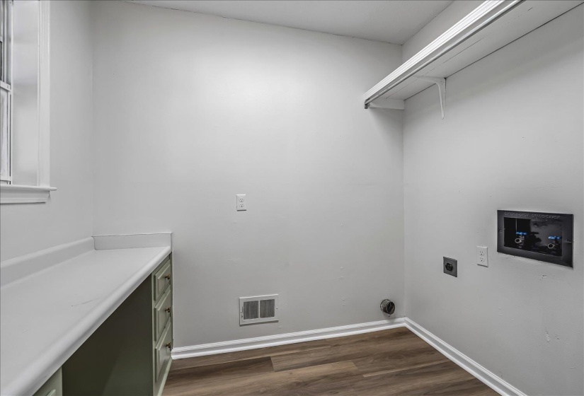2040 RIDGEWAY RD, Memphis, Tennessee 38119, 4 Bedroom Bedrooms, 8 Room Rooms,2.1 BathroomBathrooms,Residential,For Sale,RIDGEWAY,0,10224189