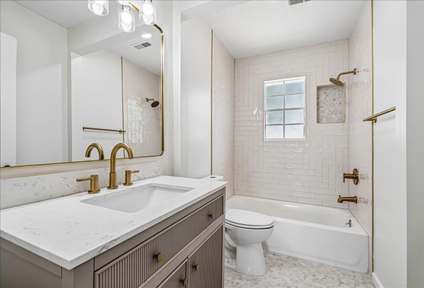 2040 RIDGEWAY RD, Memphis, Tennessee 38119, 4 Bedroom Bedrooms, 8 Room Rooms,2.1 BathroomBathrooms,Residential,For Sale,RIDGEWAY,0,10224189