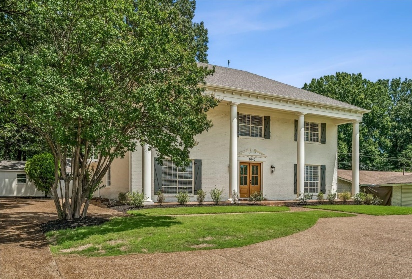 2040 RIDGEWAY RD, Memphis, Tennessee 38119, 4 Bedroom Bedrooms, 8 Room Rooms,2.1 BathroomBathrooms,Residential,For Sale,RIDGEWAY,0,10224189