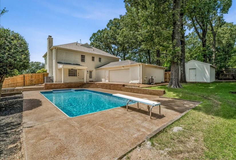 2040 RIDGEWAY RD, Memphis, Tennessee 38119, 4 Bedroom Bedrooms, 8 Room Rooms,2.1 BathroomBathrooms,Residential,For Sale,RIDGEWAY,0,10224189