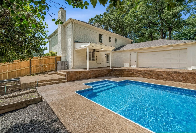 2040 RIDGEWAY RD, Memphis, Tennessee 38119, 4 Bedroom Bedrooms, 8 Room Rooms,2.1 BathroomBathrooms,Residential,For Sale,RIDGEWAY,0,10224189