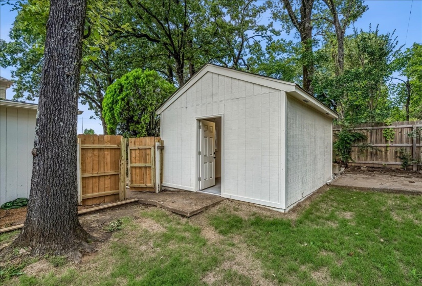 2040 RIDGEWAY RD, Memphis, Tennessee 38119, 4 Bedroom Bedrooms, 8 Room Rooms,2.1 BathroomBathrooms,Residential,For Sale,RIDGEWAY,0,10224189