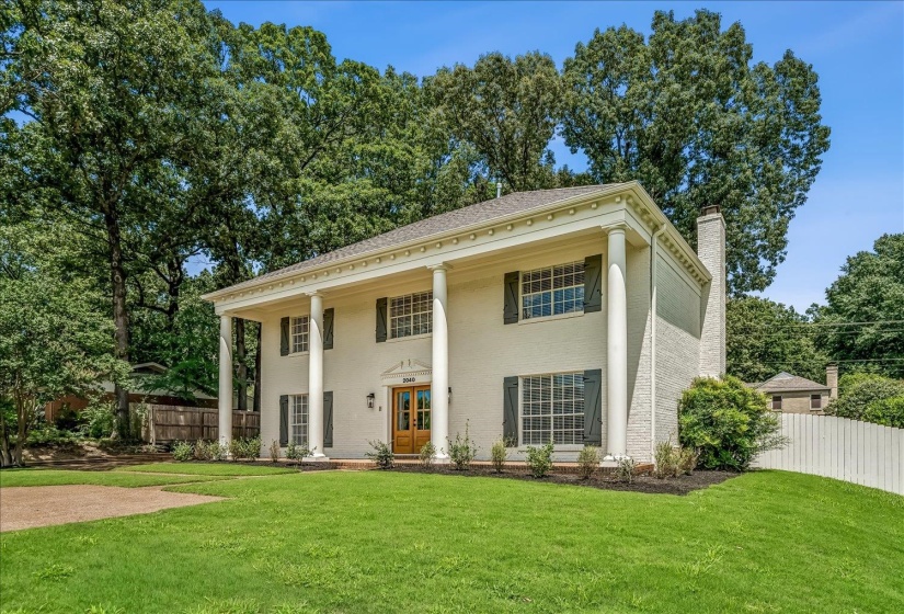 2040 RIDGEWAY RD, Memphis, Tennessee 38119, 4 Bedroom Bedrooms, 8 Room Rooms,2.1 BathroomBathrooms,Residential,For Sale,RIDGEWAY,0,10224189