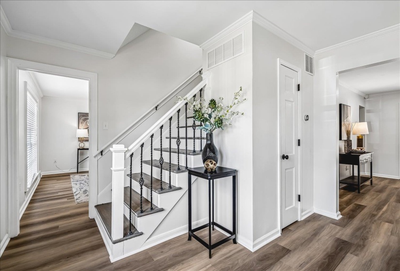 2040 RIDGEWAY RD, Memphis, Tennessee 38119, 4 Bedroom Bedrooms, 8 Room Rooms,2.1 BathroomBathrooms,Residential,For Sale,RIDGEWAY,0,10224189