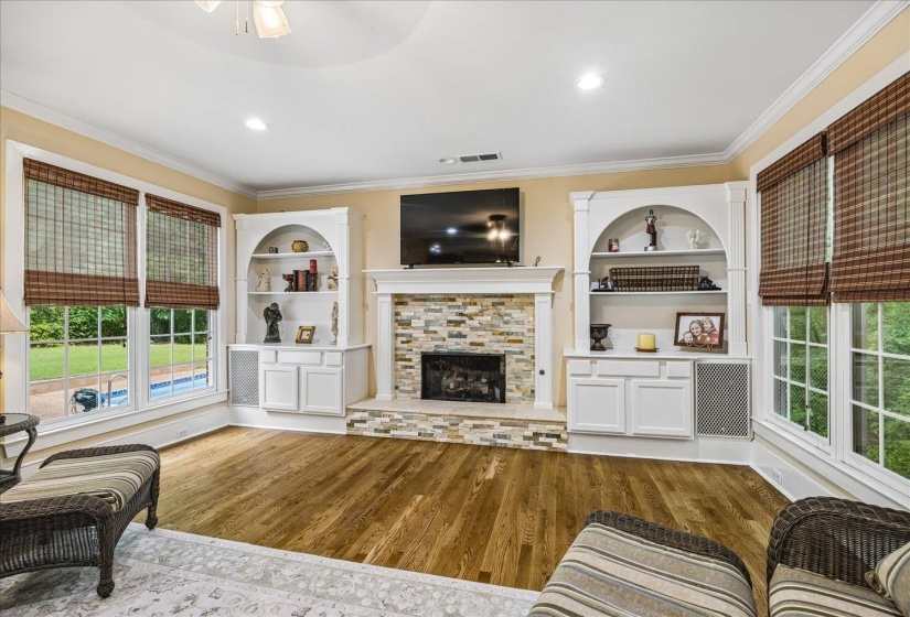 9324 OAK KNOLL CV, Cordova, Tennessee 38018, 4 Bedroom Bedrooms, 10 Room Rooms,3.1 BathroomBathrooms,Residential,For Sale,OAK KNOLL,0,10224192