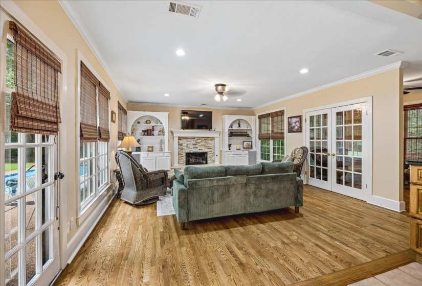 9324 OAK KNOLL CV, Cordova, Tennessee 38018, 4 Bedroom Bedrooms, 10 Room Rooms,3.1 BathroomBathrooms,Residential,For Sale,OAK KNOLL,0,10224192
