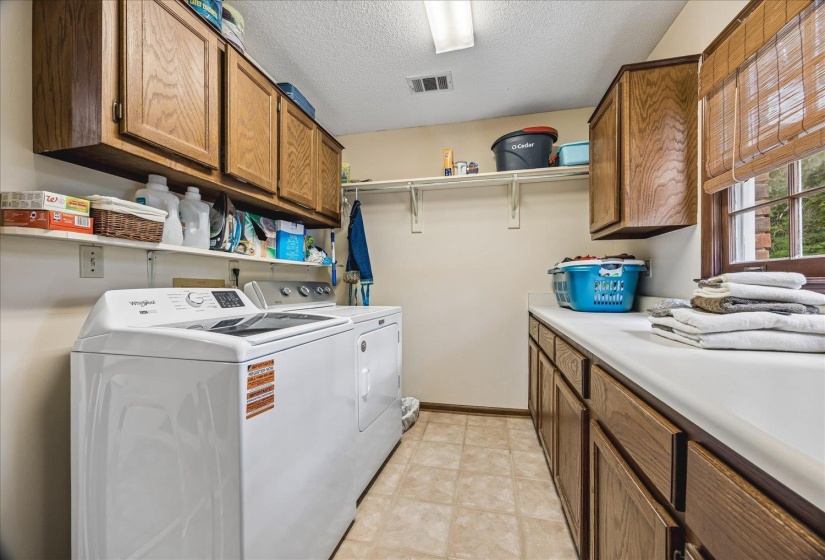 9324 OAK KNOLL CV, Cordova, Tennessee 38018, 4 Bedroom Bedrooms, 10 Room Rooms,3.1 BathroomBathrooms,Residential,For Sale,OAK KNOLL,0,10224192