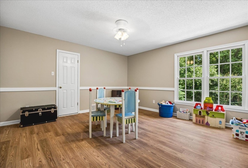 9324 OAK KNOLL CV, Cordova, Tennessee 38018, 4 Bedroom Bedrooms, 10 Room Rooms,3.1 BathroomBathrooms,Residential,For Sale,OAK KNOLL,0,10224192