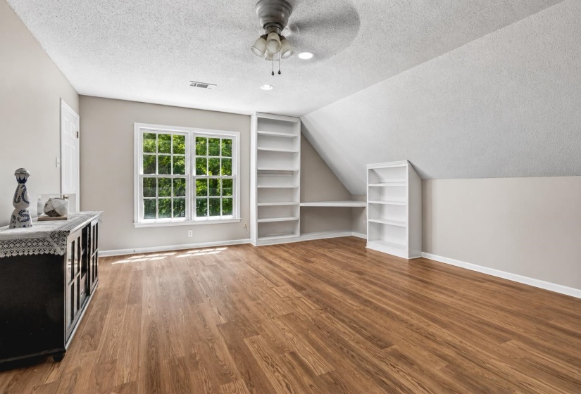 9324 OAK KNOLL CV, Cordova, Tennessee 38018, 4 Bedroom Bedrooms, 10 Room Rooms,3.1 BathroomBathrooms,Residential,For Sale,OAK KNOLL,0,10224192
