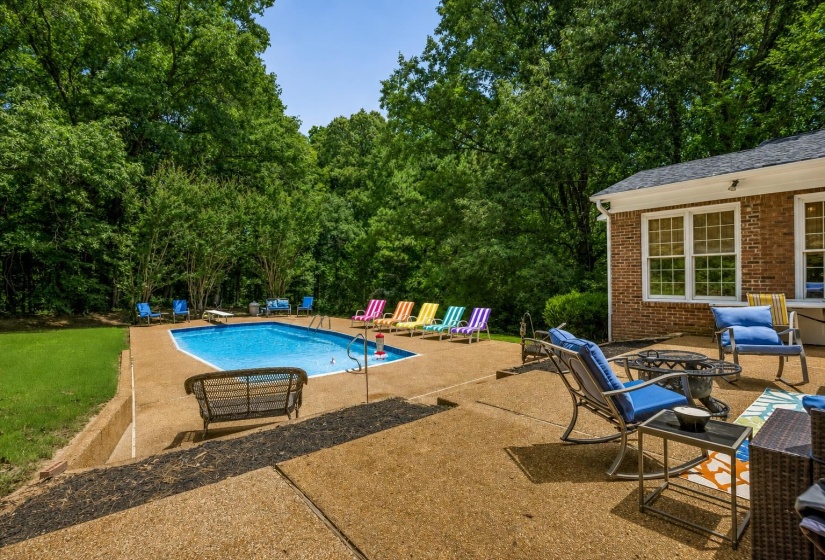 9324 OAK KNOLL CV, Cordova, Tennessee 38018, 4 Bedroom Bedrooms, 10 Room Rooms,3.1 BathroomBathrooms,Residential,For Sale,OAK KNOLL,0,10224192