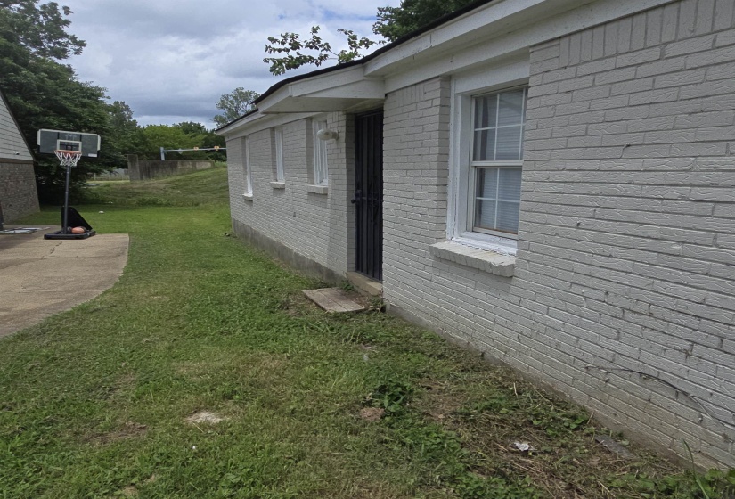 2982 SHANNON AVE, Memphis, Tennessee 38108, 2 Bedroom Bedrooms, 6 Room Rooms,2 BathroomBathrooms,Residential,For Sale,SHANNON,0,10224195