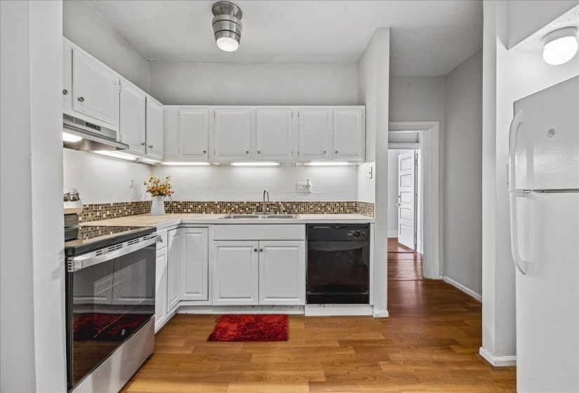 1700 FAXON AVE, Memphis, Tennessee 38112, 4 Bedroom Bedrooms, 10 Room Rooms,2 BathroomBathrooms,Residential,For Sale,FAXON,0,10224201