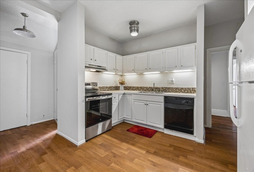 1700 FAXON AVE, Memphis, Tennessee 38112, 4 Bedroom Bedrooms, 10 Room Rooms,2 BathroomBathrooms,Residential,For Sale,FAXON,0,10224201