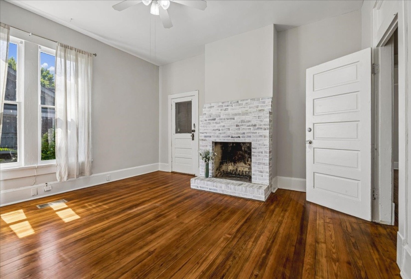 1700 FAXON AVE, Memphis, Tennessee 38112, 4 Bedroom Bedrooms, 10 Room Rooms,2 BathroomBathrooms,Residential,For Sale,FAXON,0,10224201