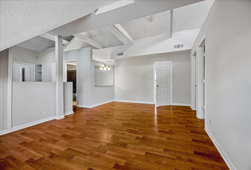 1700 FAXON AVE, Memphis, Tennessee 38112, 4 Bedroom Bedrooms, 10 Room Rooms,2 BathroomBathrooms,Residential,For Sale,FAXON,0,10224201