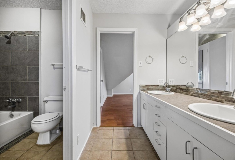 1700 FAXON AVE, Memphis, Tennessee 38112, 4 Bedroom Bedrooms, 10 Room Rooms,2 BathroomBathrooms,Residential,For Sale,FAXON,0,10224201