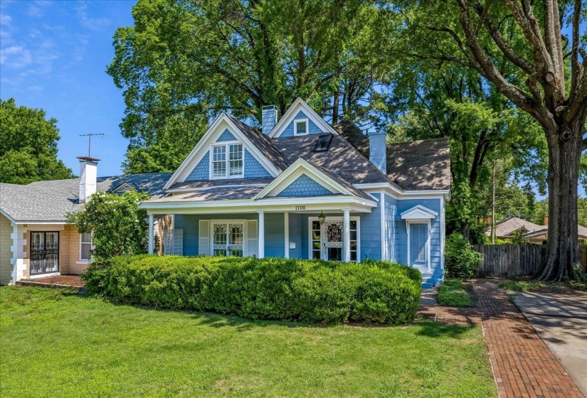 1700 FAXON AVE, Memphis, Tennessee 38112, 4 Bedroom Bedrooms, 10 Room Rooms,2 BathroomBathrooms,Residential,For Sale,FAXON,0,10224201