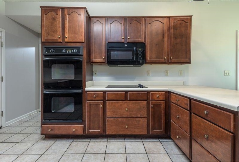 5115 BLUFF SPRINGS DR, Bartlett, Tennessee 38002, 3 Bedroom Bedrooms, 7 Room Rooms,2 BathroomBathrooms,Residential,For Sale,BLUFF SPRINGS,0,10224203