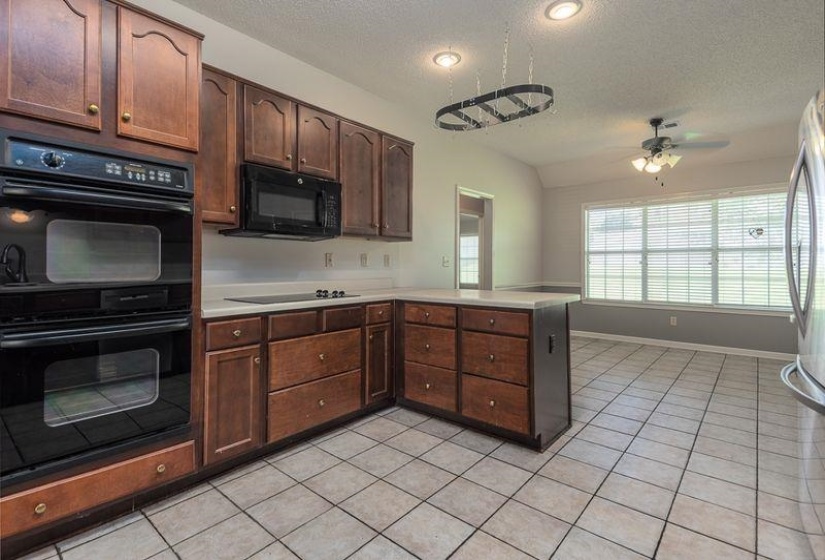 5115 BLUFF SPRINGS DR, Bartlett, Tennessee 38002, 3 Bedroom Bedrooms, 7 Room Rooms,2 BathroomBathrooms,Residential,For Sale,BLUFF SPRINGS,0,10224203