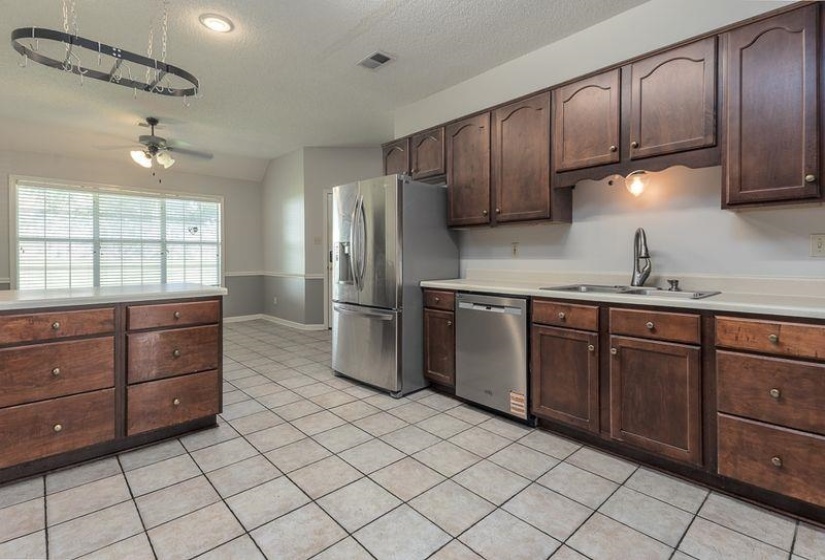 5115 BLUFF SPRINGS DR, Bartlett, Tennessee 38002, 3 Bedroom Bedrooms, 7 Room Rooms,2 BathroomBathrooms,Residential,For Sale,BLUFF SPRINGS,0,10224203