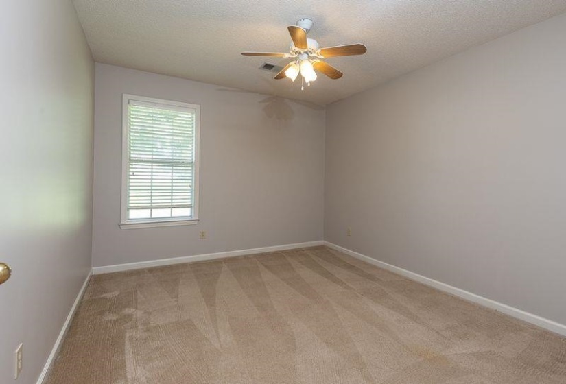 5115 BLUFF SPRINGS DR, Bartlett, Tennessee 38002, 3 Bedroom Bedrooms, 7 Room Rooms,2 BathroomBathrooms,Residential,For Sale,BLUFF SPRINGS,0,10224203