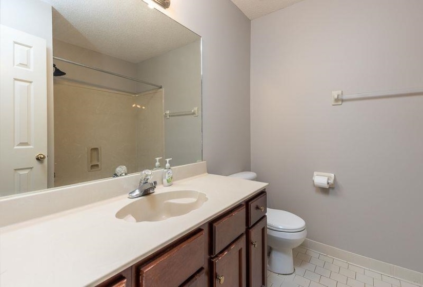 5115 BLUFF SPRINGS DR, Bartlett, Tennessee 38002, 3 Bedroom Bedrooms, 7 Room Rooms,2 BathroomBathrooms,Residential,For Sale,BLUFF SPRINGS,0,10224203