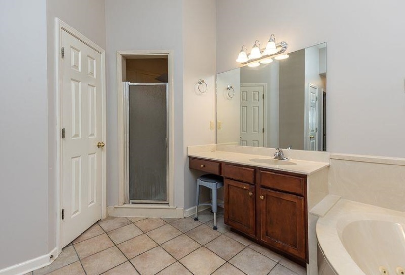 5115 BLUFF SPRINGS DR, Bartlett, Tennessee 38002, 3 Bedroom Bedrooms, 7 Room Rooms,2 BathroomBathrooms,Residential,For Sale,BLUFF SPRINGS,0,10224203