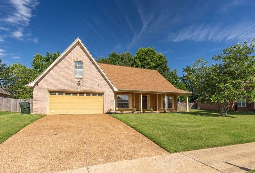 5115 BLUFF SPRINGS DR, Bartlett, Tennessee 38002, 3 Bedroom Bedrooms, 7 Room Rooms,2 BathroomBathrooms,Residential,For Sale,BLUFF SPRINGS,0,10224203