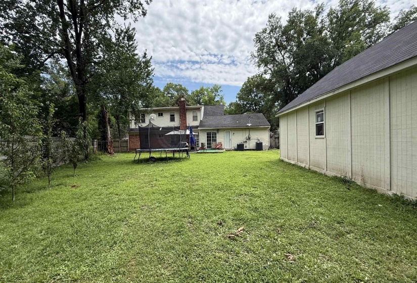 5882 MACLEOD DR, Memphis, Tennessee 38119, 4 Bedroom Bedrooms, 4 Room Rooms,2.1 BathroomBathrooms,Residential,For Sale,MACLEOD,0,10224211